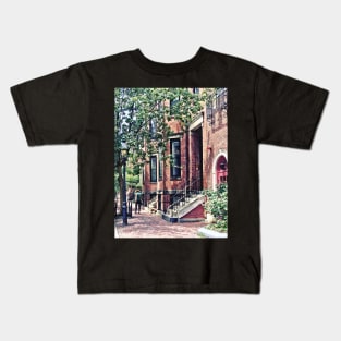 Boston MA - Walking the Dog on Mount Vernon Street Kids T-Shirt